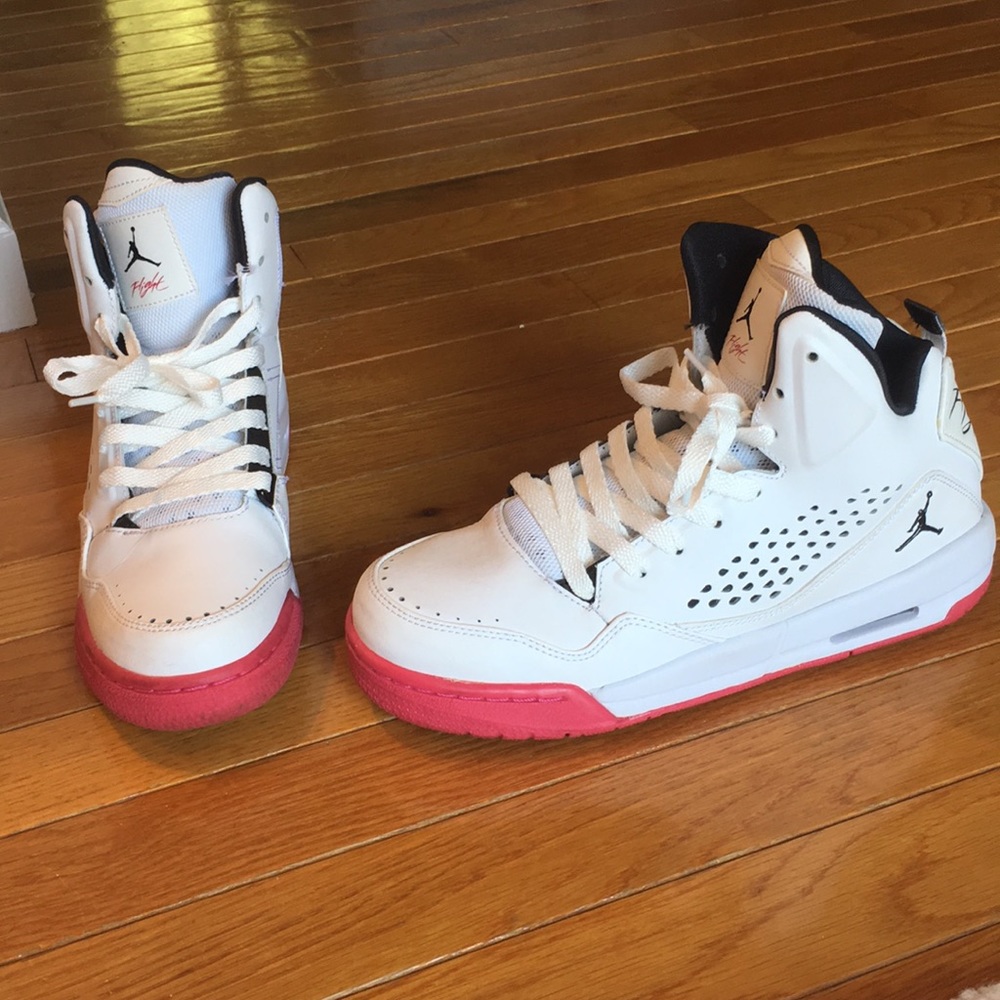Shoes - Picture 2 of 4